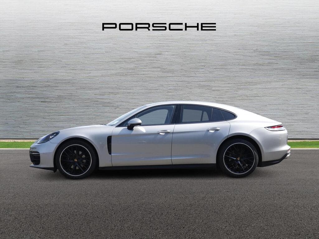 Porsche Panamera 2022