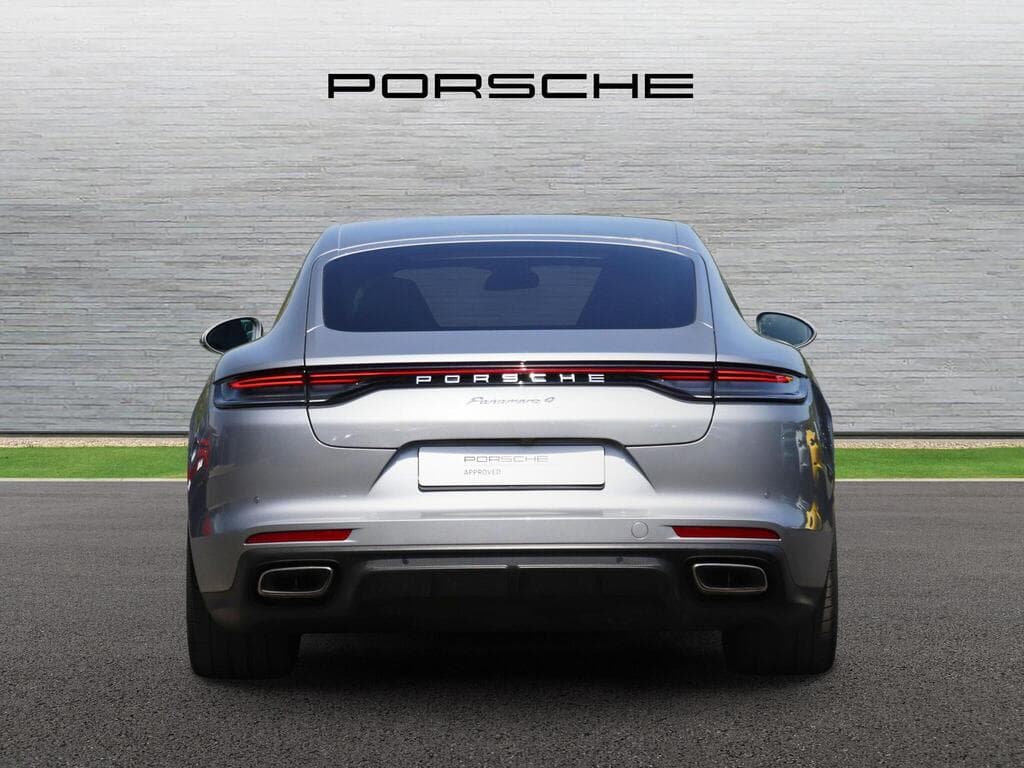 Porsche Panamera 2022