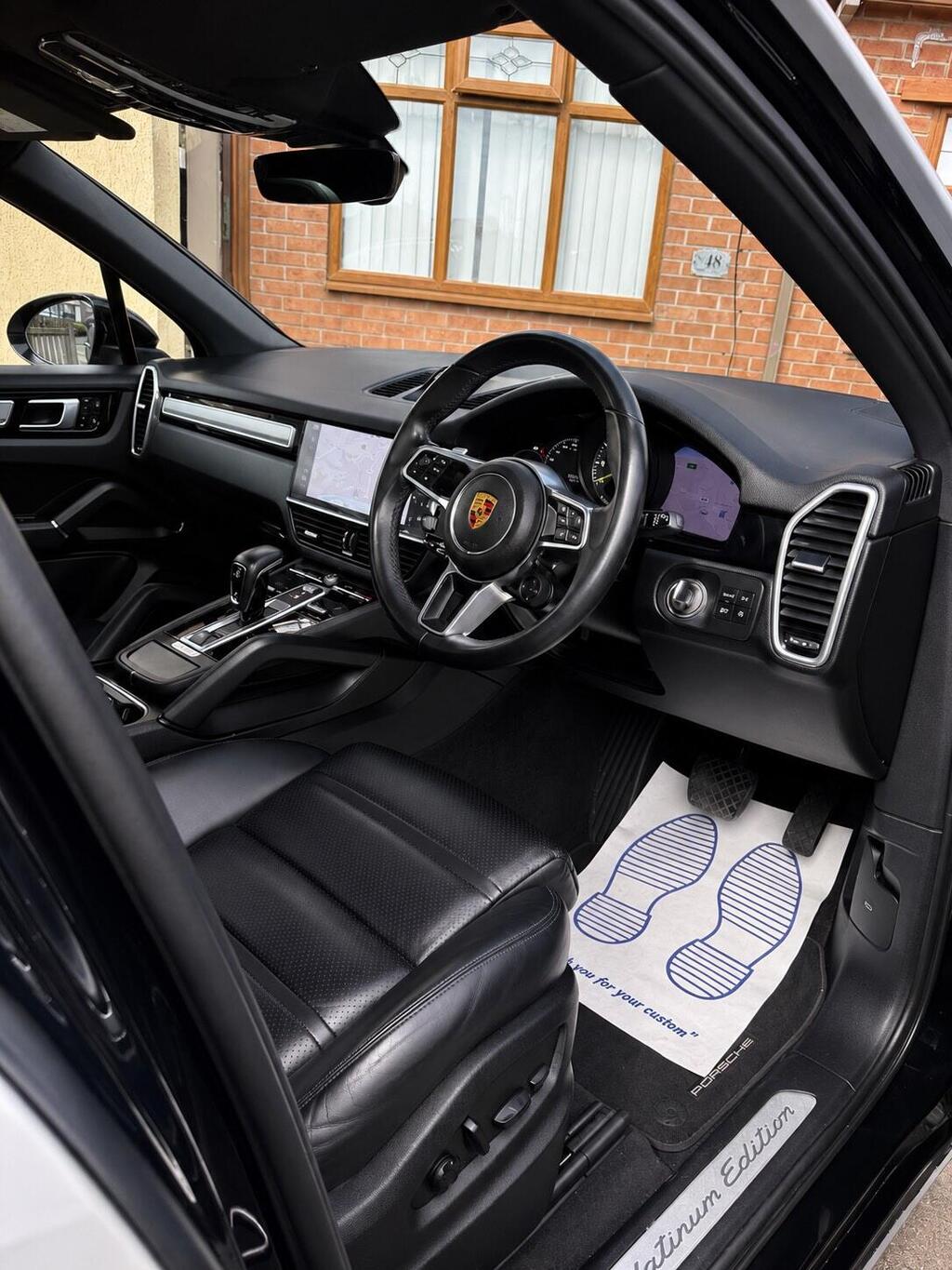 Porsche Cayenne 2022