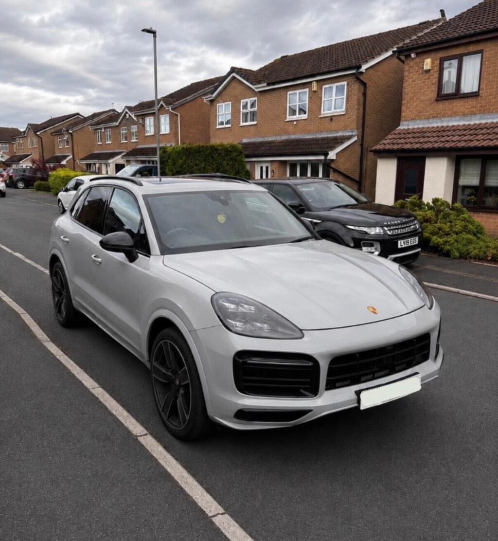 Porsche Cayenne 2022