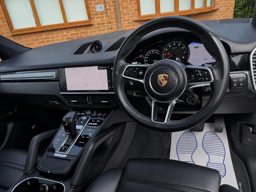 Porsche Cayenne 2022