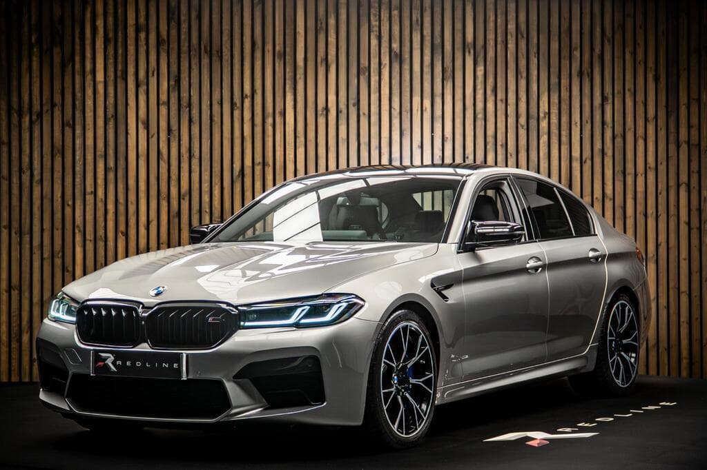 BMW M5 2022