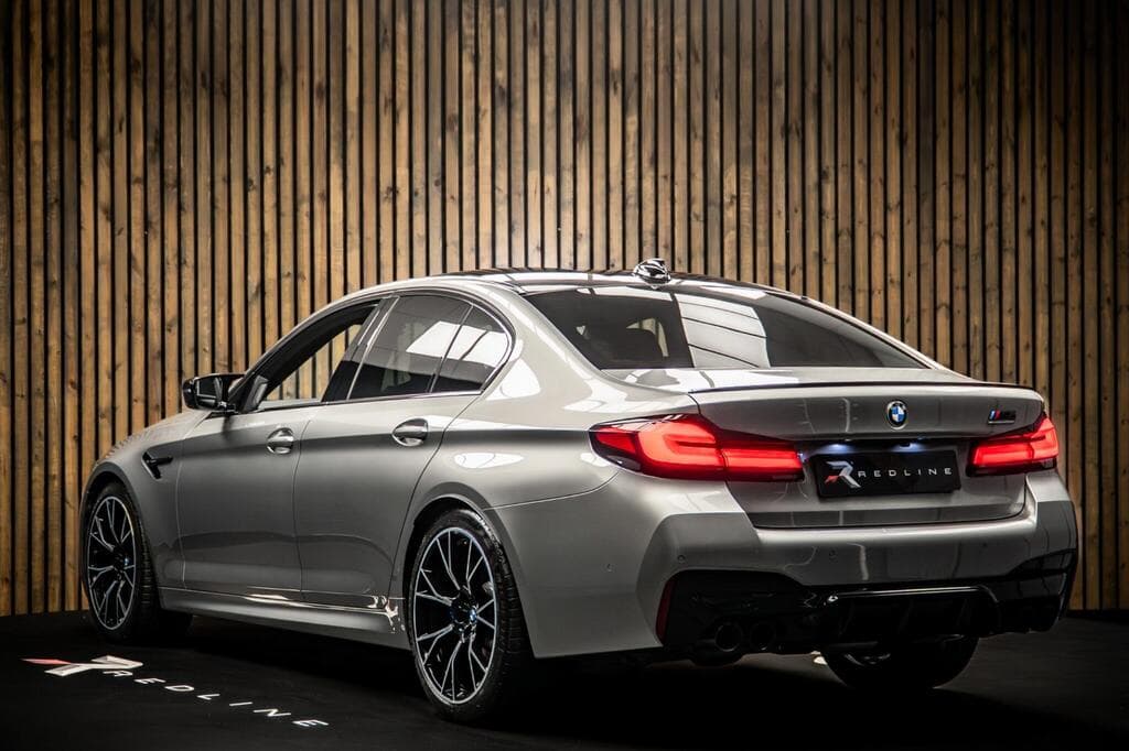 BMW M5 2022