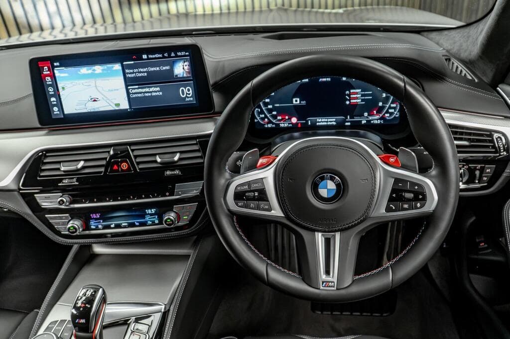 BMW M5 2022