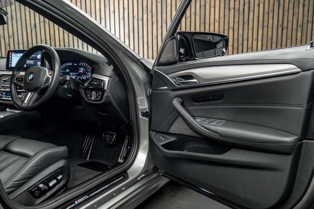 BMW M5 2022