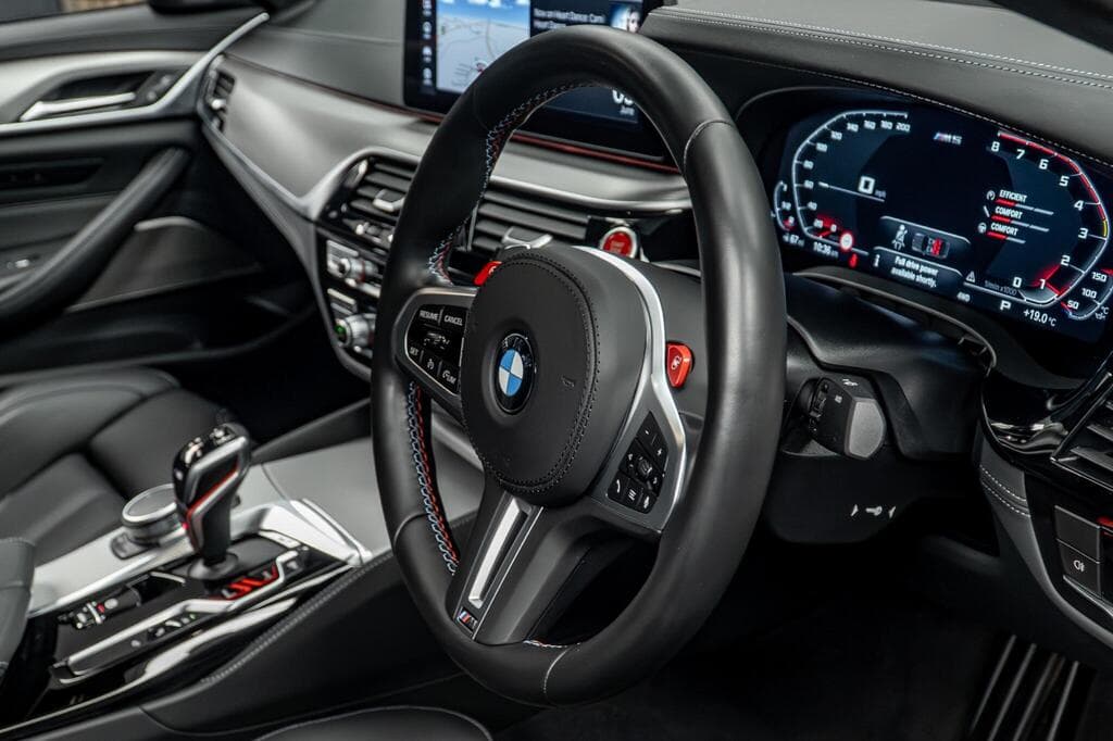 BMW M5 2022