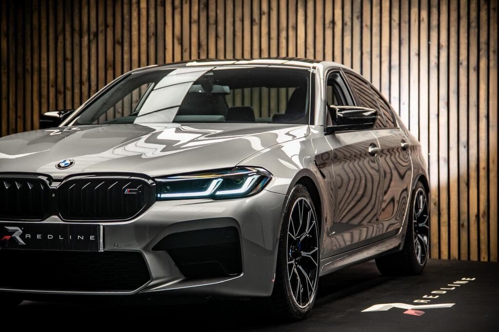 BMW M5 2022