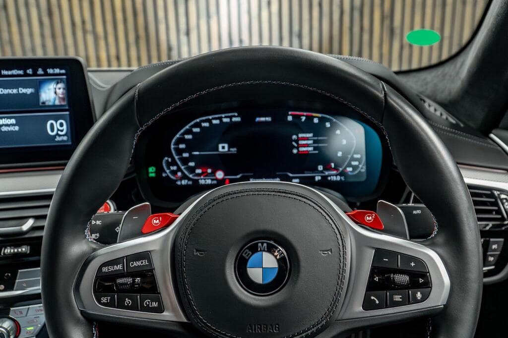 BMW M5 2022