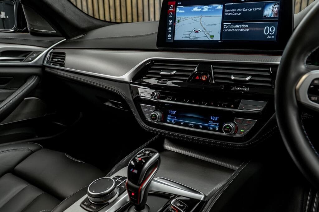 BMW M5 2022
