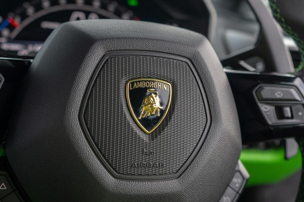 Lamborghini Huracan 2023
