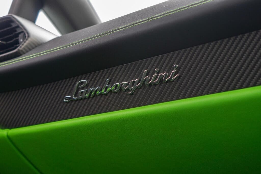 Lamborghini Huracan 2023