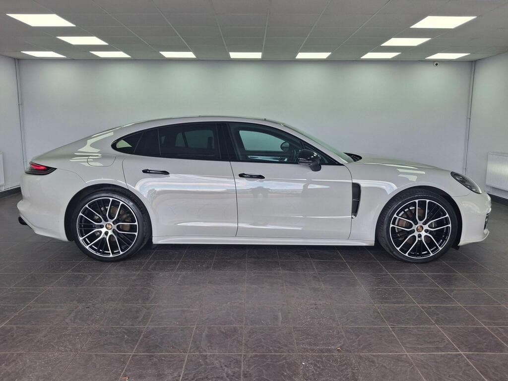Porsche Panamera 2022