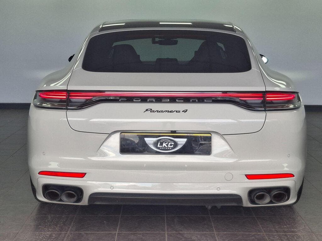 Porsche Panamera 2022