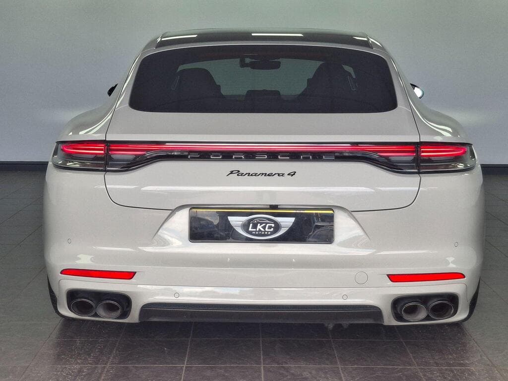 Porsche Panamera 2022