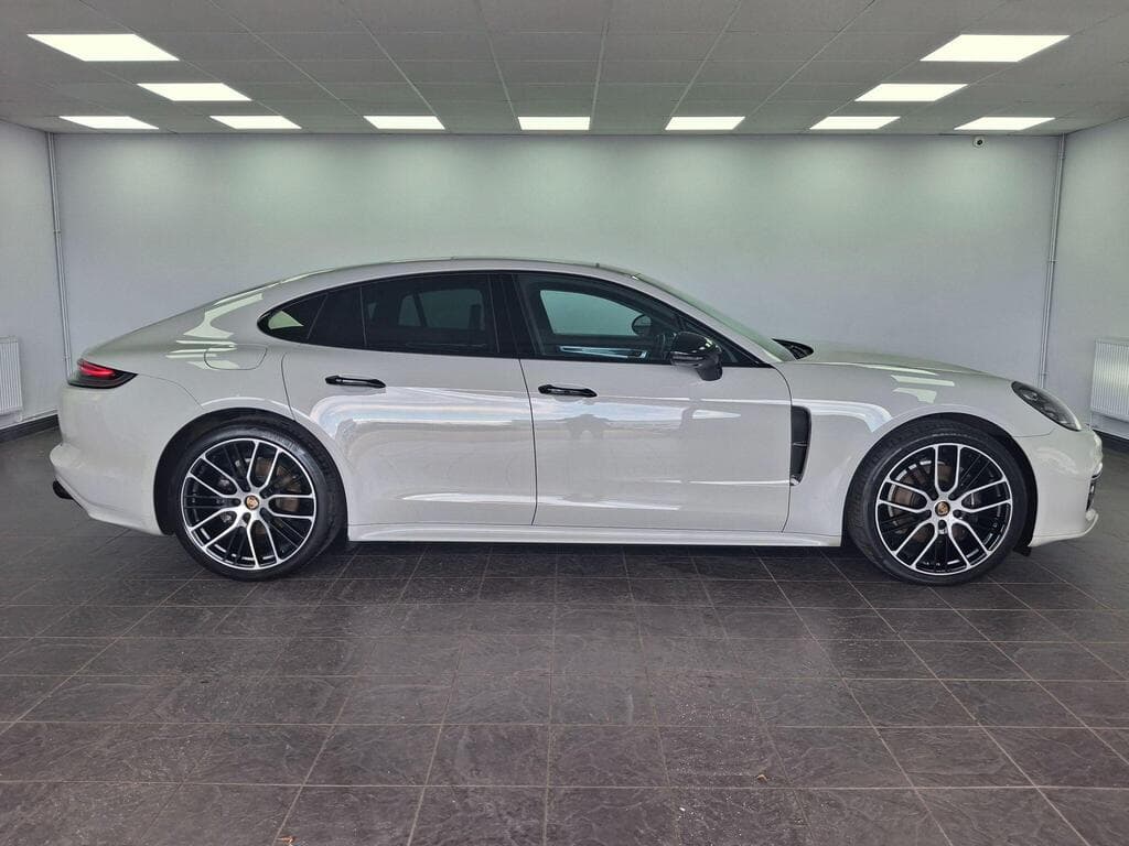 Porsche Panamera 2022