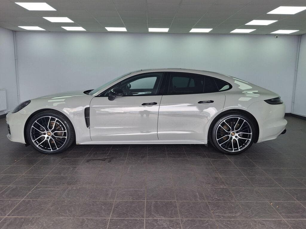 Porsche Panamera 2022