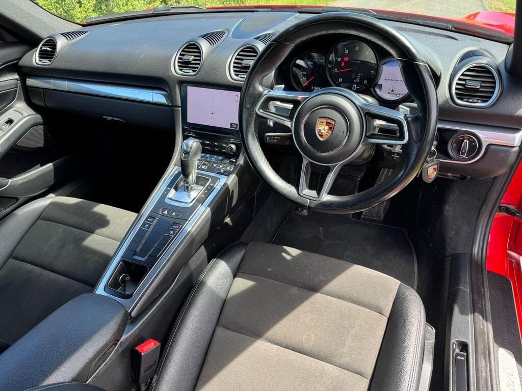 Porsche 718 Cayman 2022