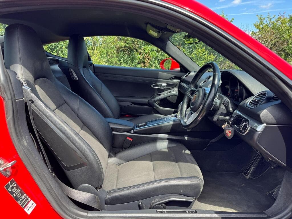 Porsche 718 Cayman 2022