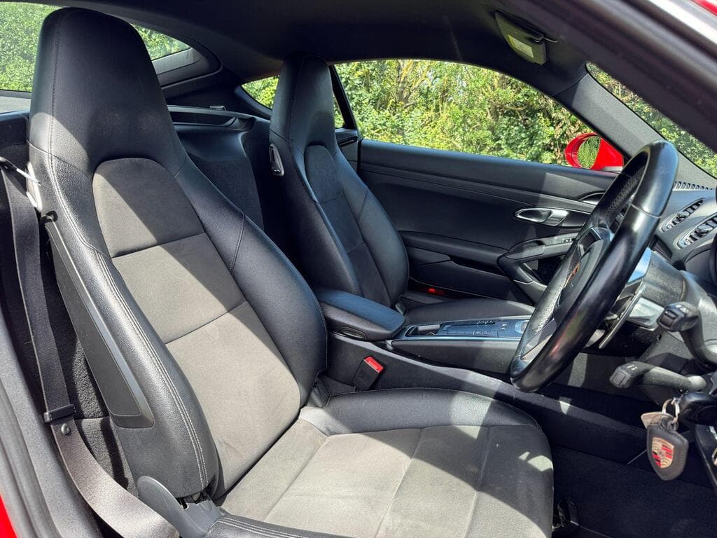 Porsche 718 Cayman 2022