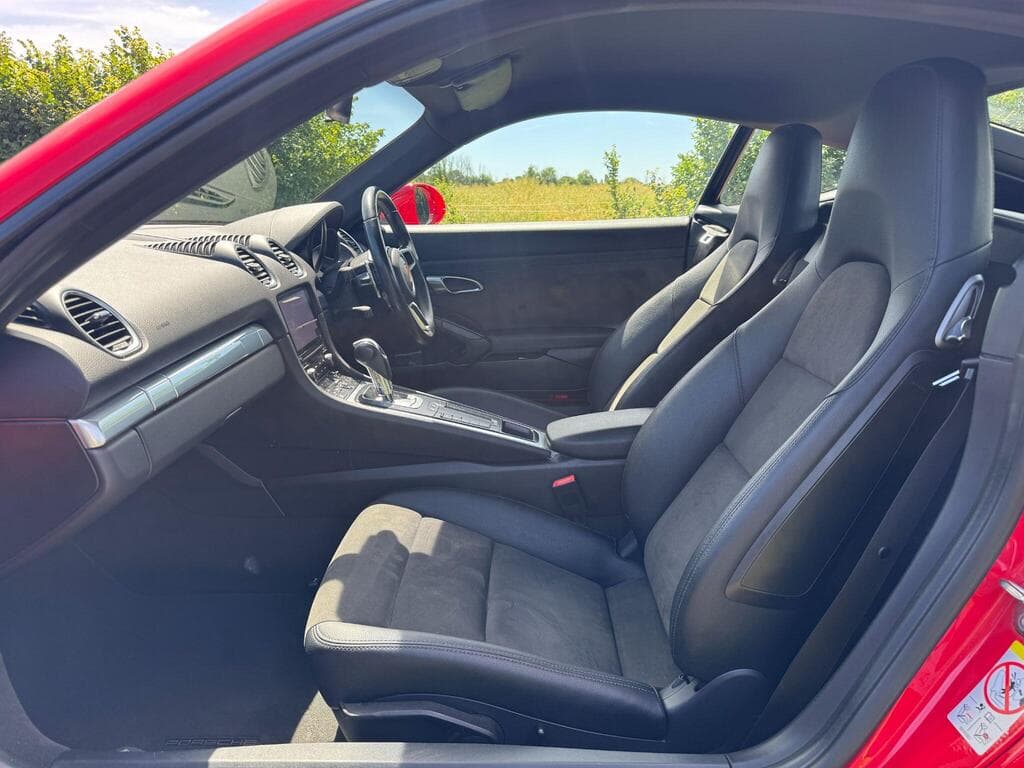 Porsche 718 Cayman 2022