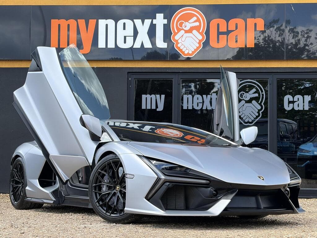 Lamborghini Revuelto 2024