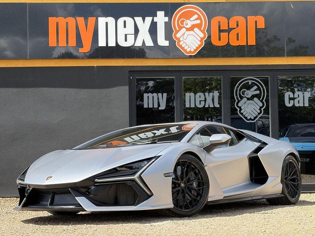 Lamborghini Revuelto 2024