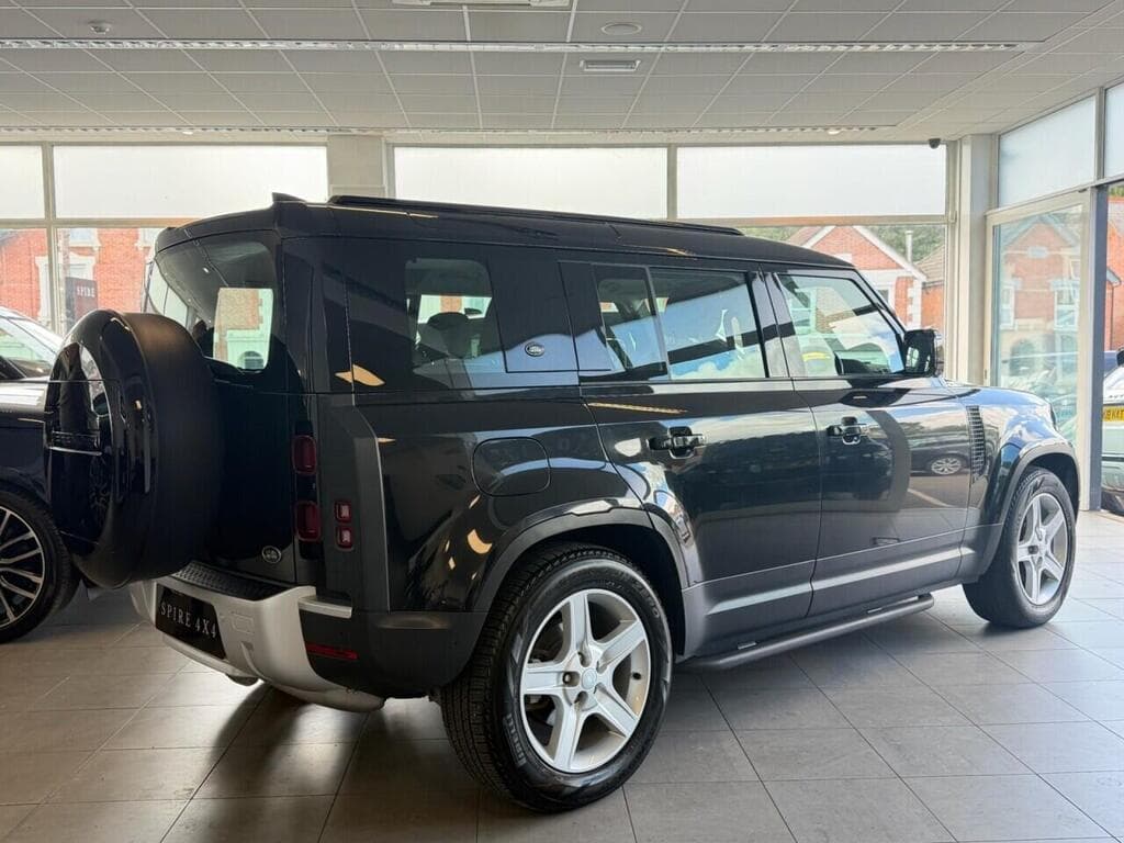 Land Rover Defender 110 2022