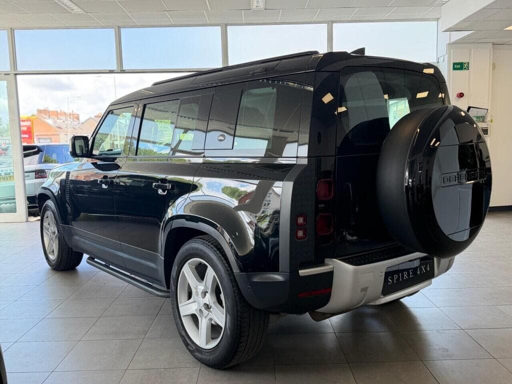 Land Rover Defender 110 2022