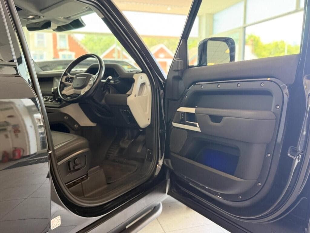 Land Rover Defender 110 2022