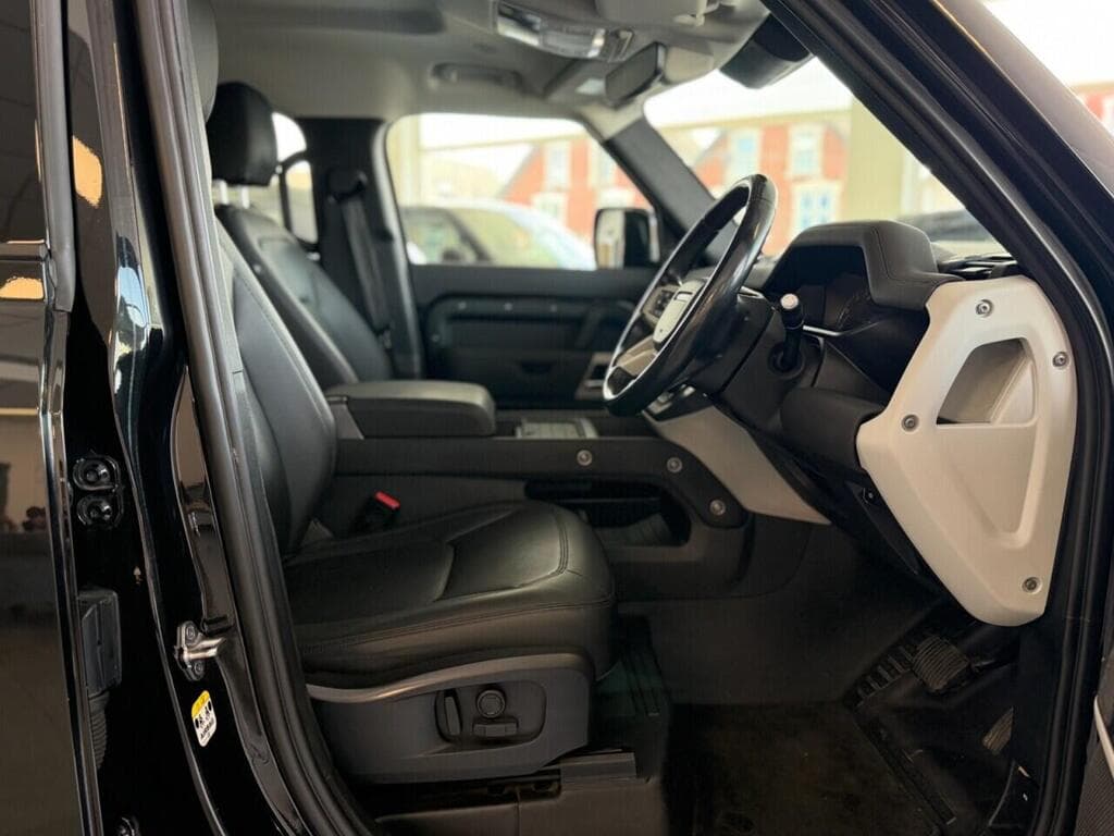 Land Rover Defender 110 2022