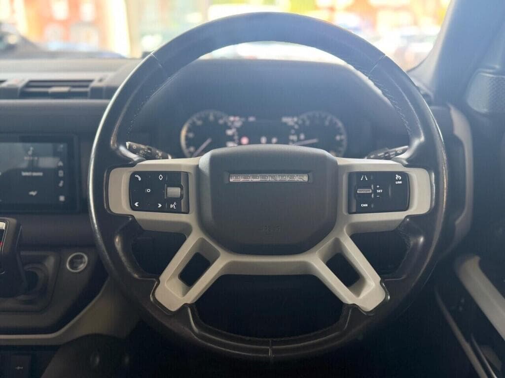 Land Rover Defender 110 2022