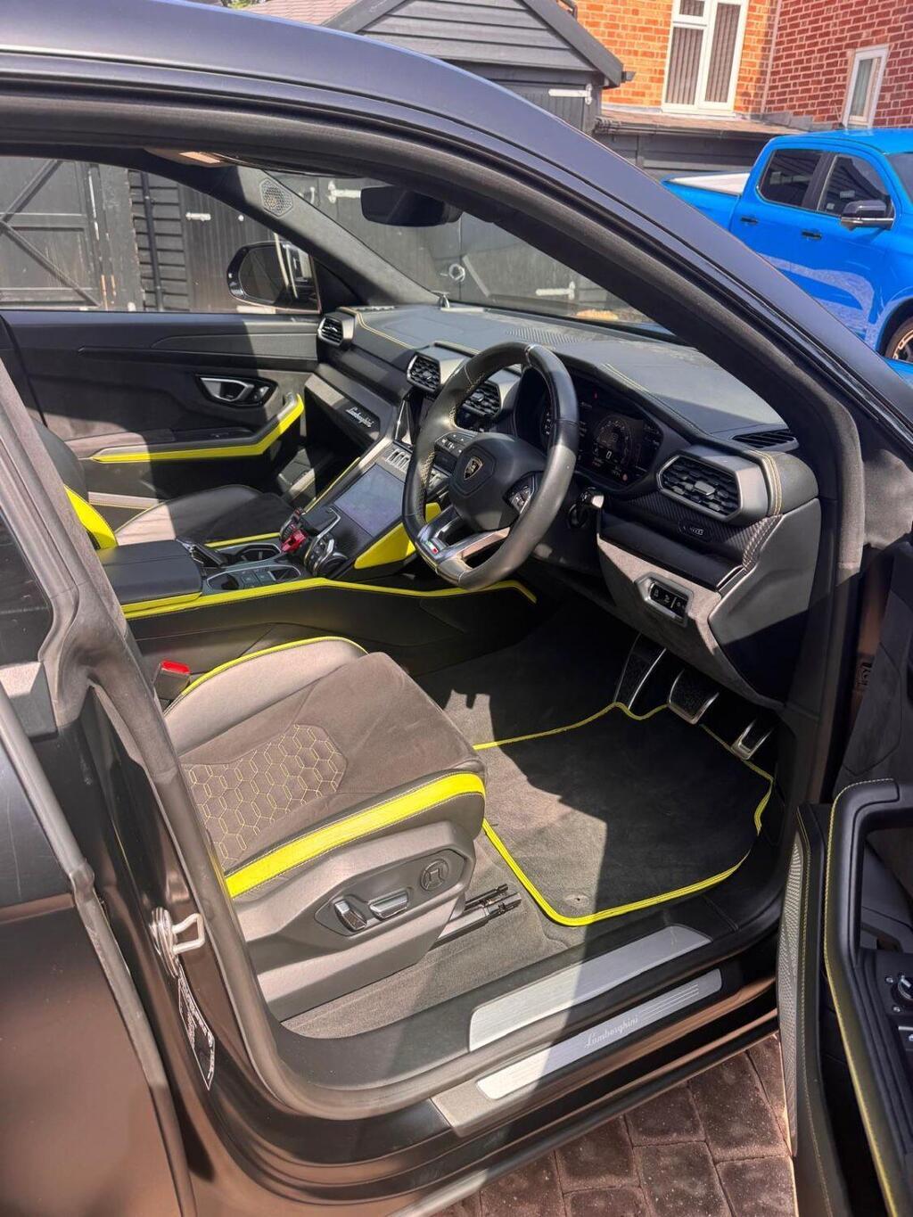 Lamborghini Urus 2022