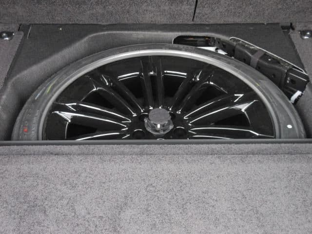 Land Rover Range Rover SV 2023