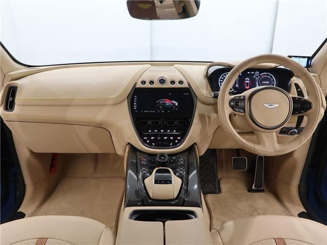 Aston Martin DBX 707 2023