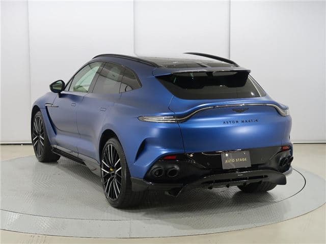 Aston Martin DBX 707 2023