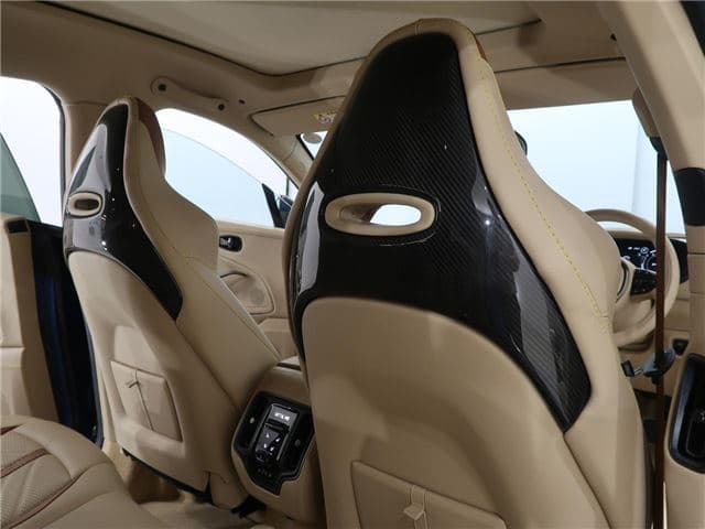 Aston Martin DBX 707 2023