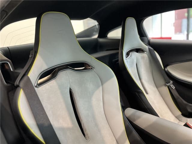 McLaren Artura 2023