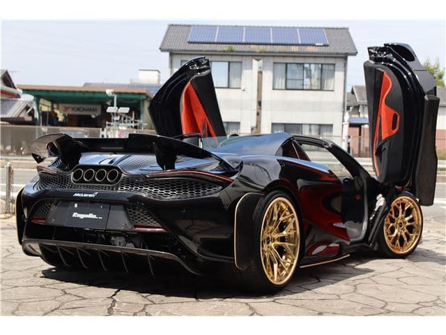 McLaren 765LT 2023