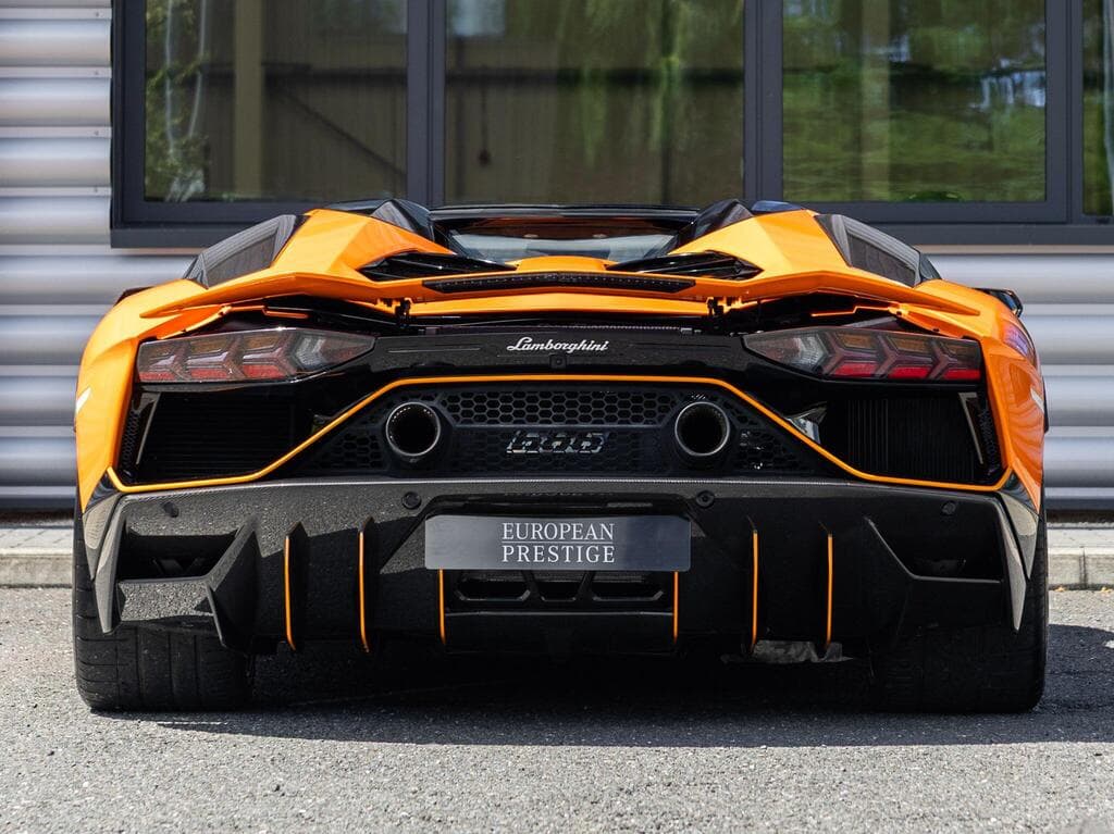 Lamborghini Aventador 2022