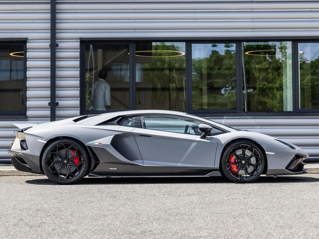 Lamborghini Aventador 2022
