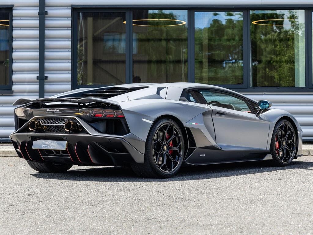 Lamborghini Aventador 2022