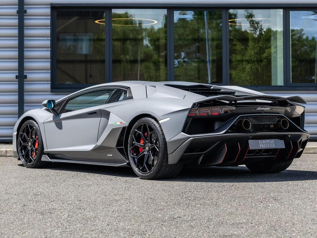 Lamborghini Aventador 2022