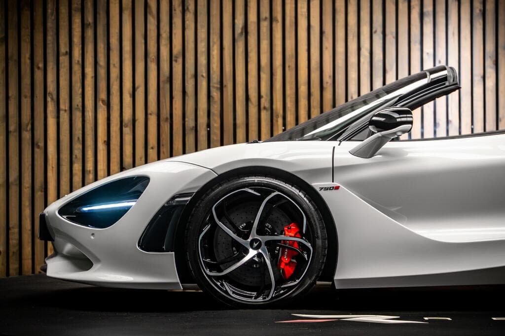 McLaren 750S 2023