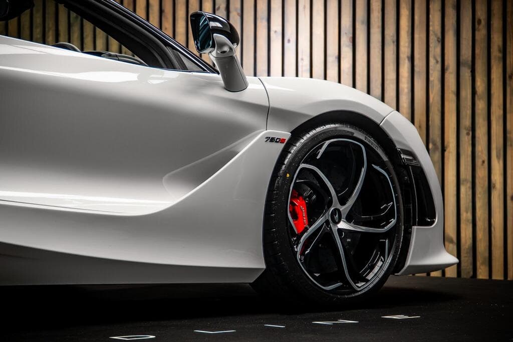 McLaren 750S 2023
