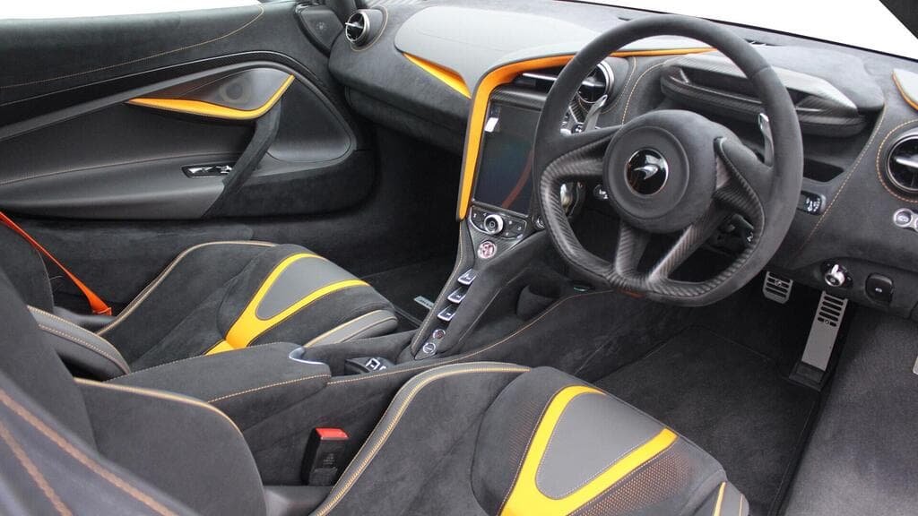 McLaren 720S 2023