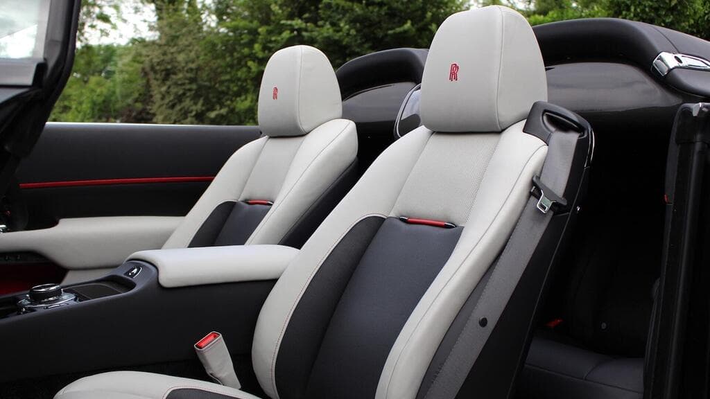 Rolls-Royce Dawn 2023