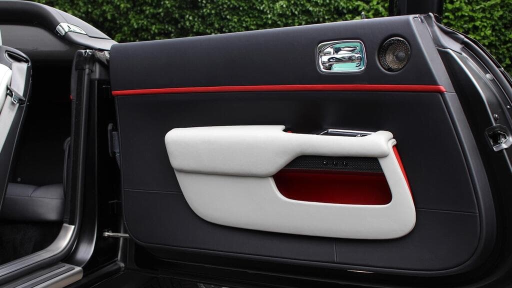 Rolls-Royce Dawn 2023