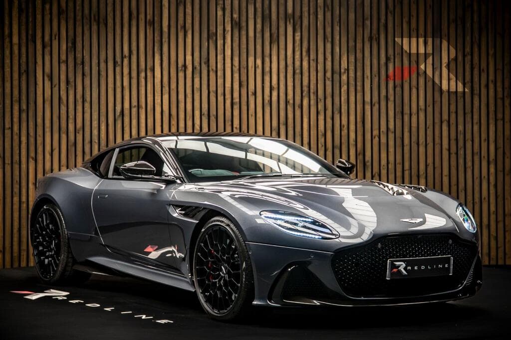 Aston Martin DBS 2023