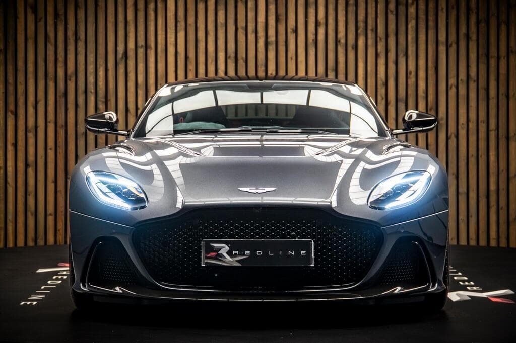 Aston Martin DBS 2023