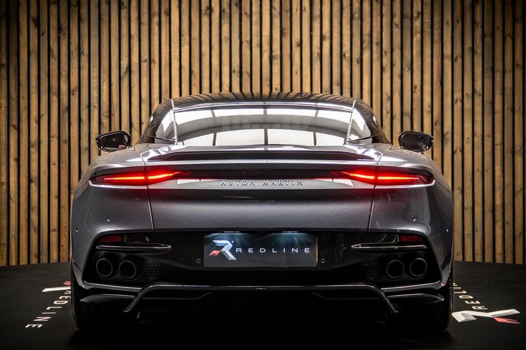 Aston Martin DBS 2023
